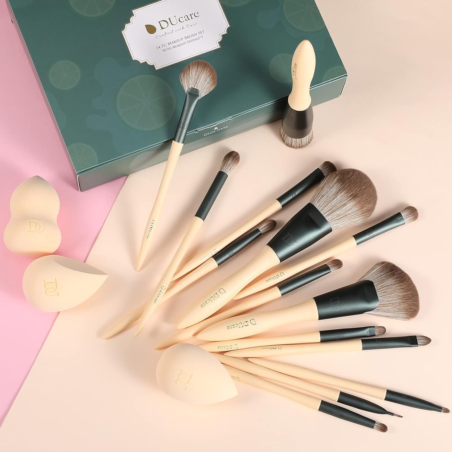 Makeup Gift Set 18Pcs,With 14Pcs Makeup Brush Set 3Pcs Makeup Sponges 1PC Cosmetic Bag for Foundation Blending Powder Blush Concealers Eye Shadows